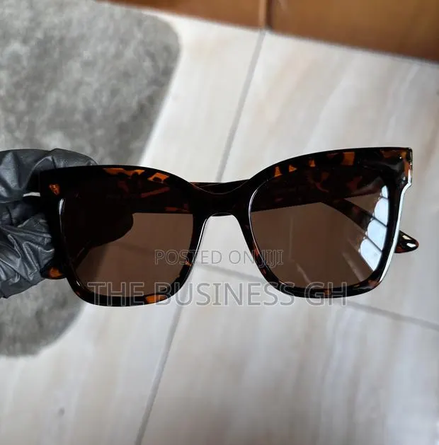 Brown Chic Glasses for Women · Photo 1