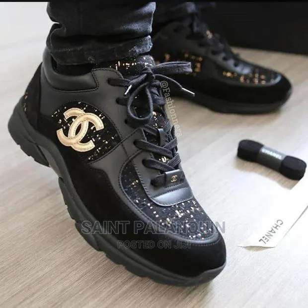 Channel Sneaker · Photo 1