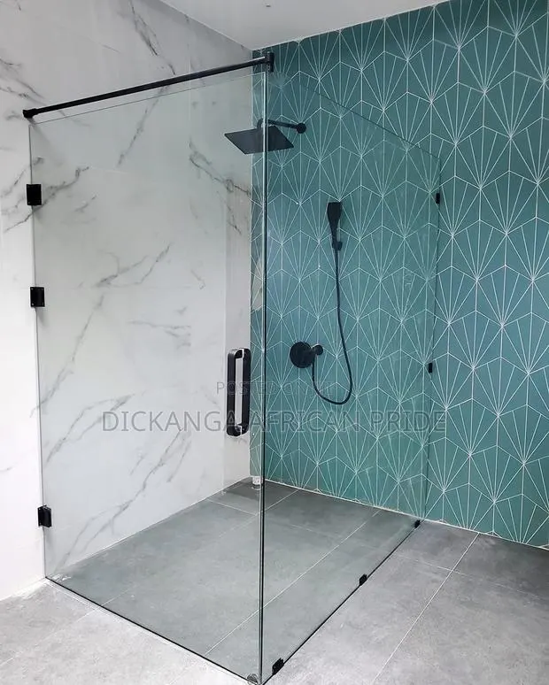 Luxury Glass Shower Cubicle · Photo 1