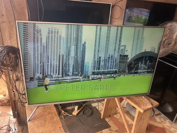 Philips Ultra Slim Smart 4K LED TV (49) · Photo 1
