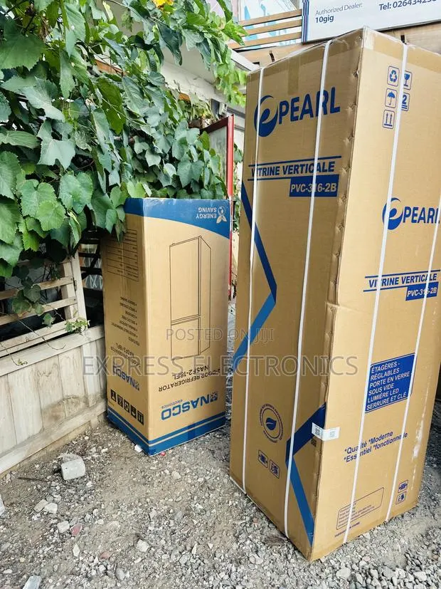 Shop for the New Pearl Display PVC-316 Single Door · Photo 1