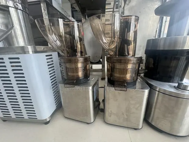Industrial Tigernut And Ginger Slow Juicer · Photo 1