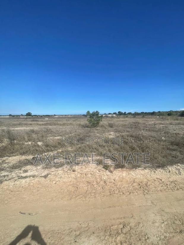 Credible Documented Lands at Prampram Beach Lane · Photo 1