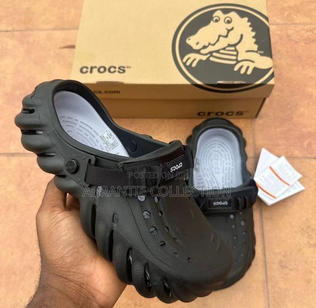 Crocs Echo Clogs · Photo 2