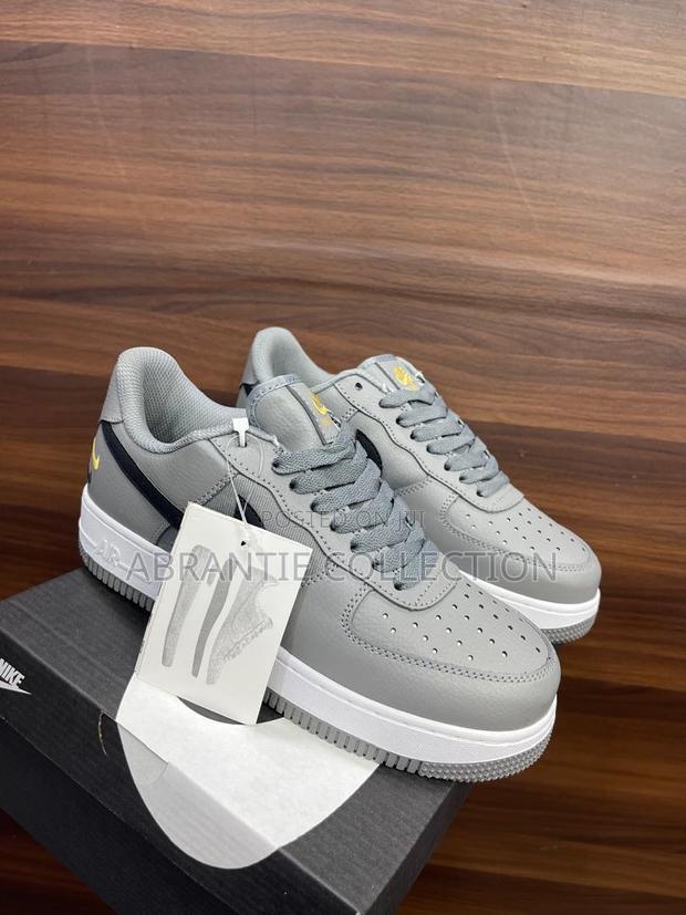 Nike Air Force 1 Grey/Black · Photo 1