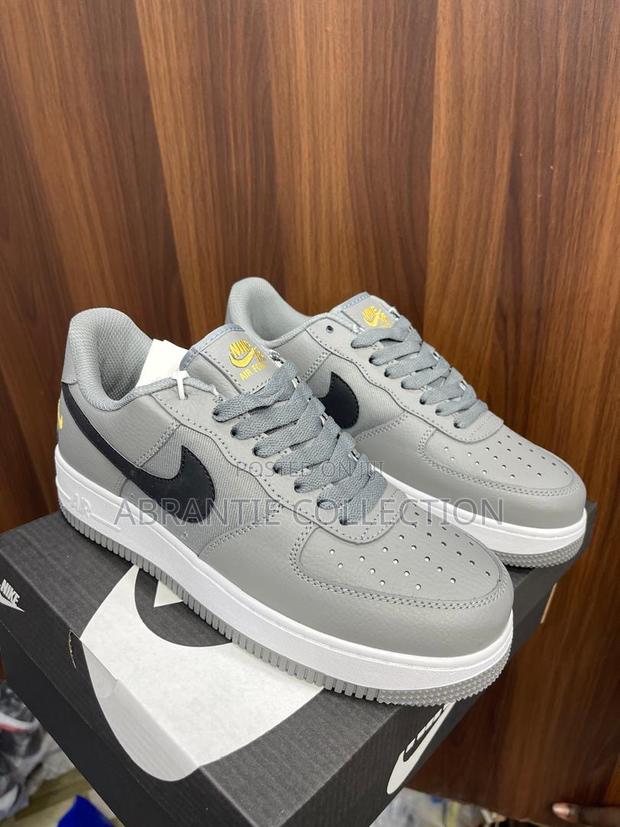 Nike Air Force 1 Grey/Black · Photo 2
