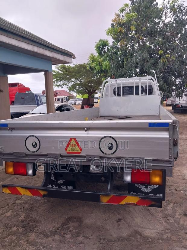 Hyundai Mighty Truck · Photo 5
