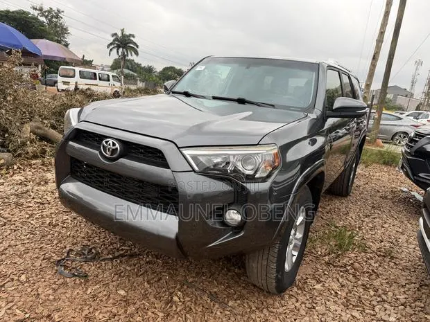 Toyota 4-Runner 2017 Gray · Photo 1