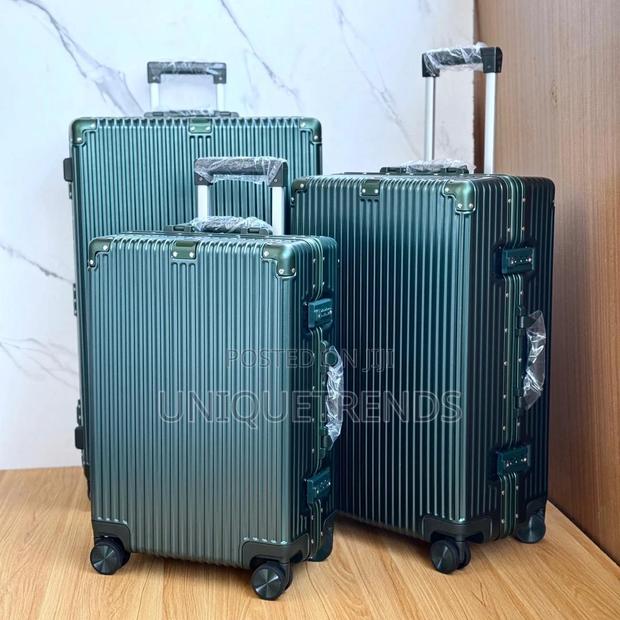 Quality Luxurious Suitcases Set · Photo 5