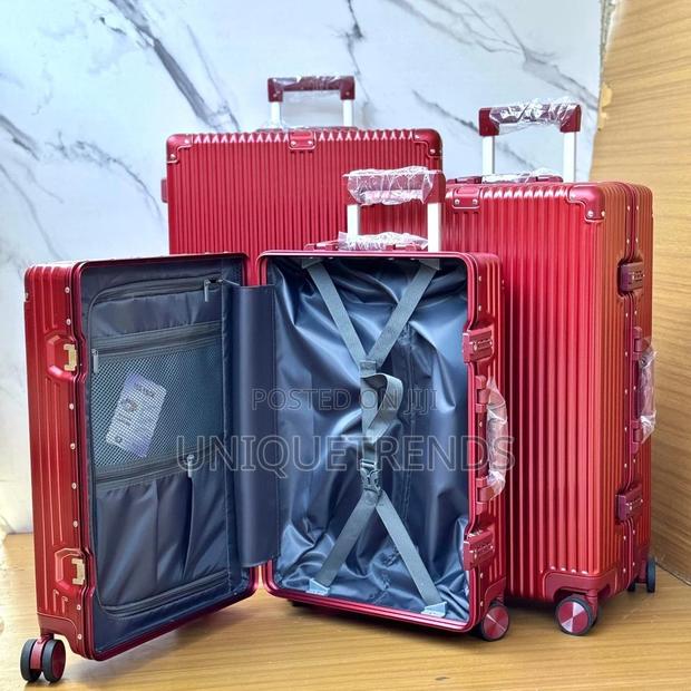 Quality Luxurious Suitcases Set · Photo 4