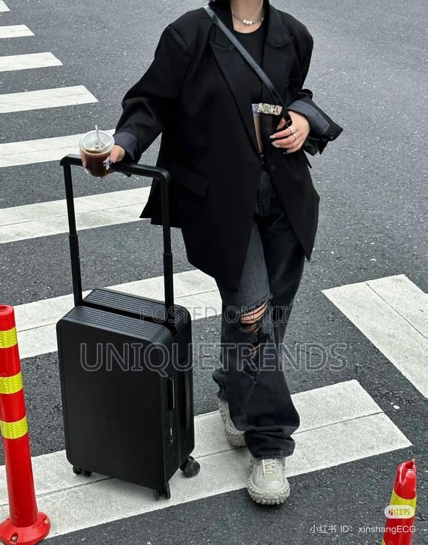 Luxury Suitcase Set · Photo 6