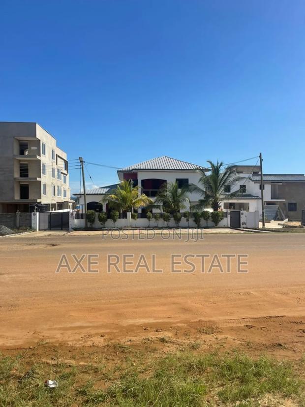 Ultimate Plots // Litigation Free at Prampram Beach View · Photo 1