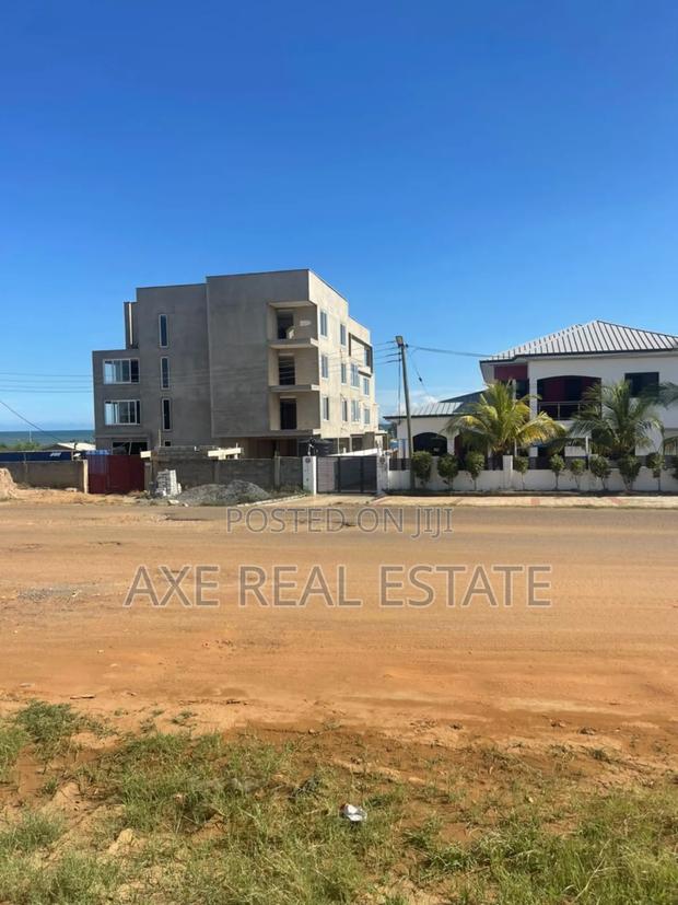 Ultimate Plots // Litigation Free at Prampram Beach View · Photo 3