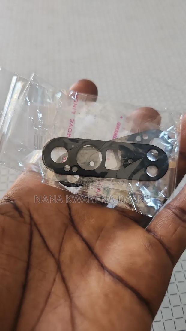 Google Pixel 9 Pro Xl Screen and Camera Protectors · Photo 2