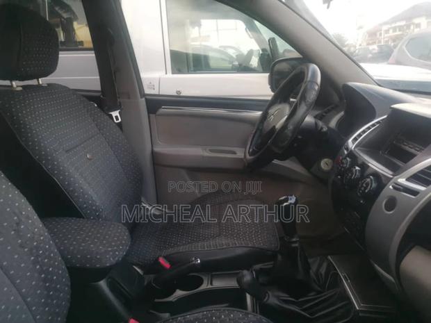 Mitsubishi Pajero 3.2 Di-Dc GLS 2011 Black · Photo 3