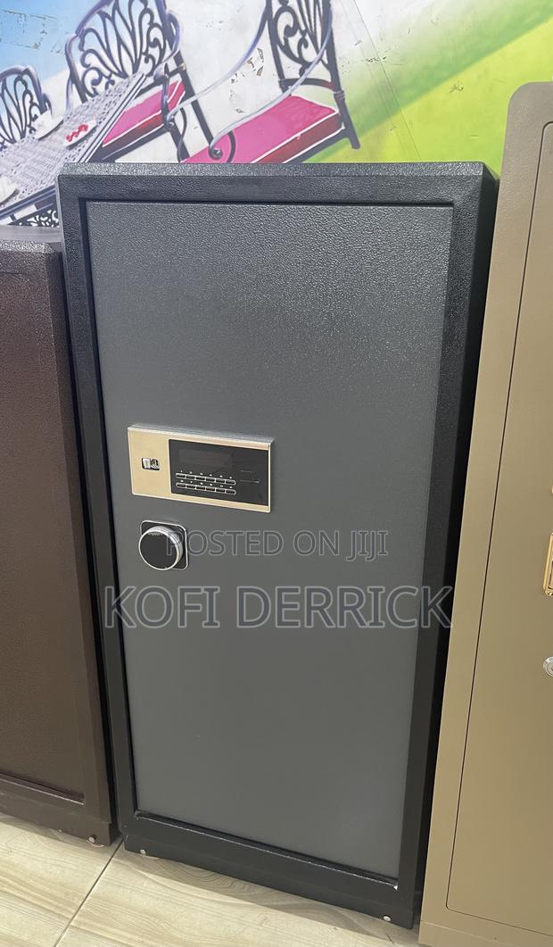 Safe - Safe Deposit Box - Fireproof Safe · Photo 1