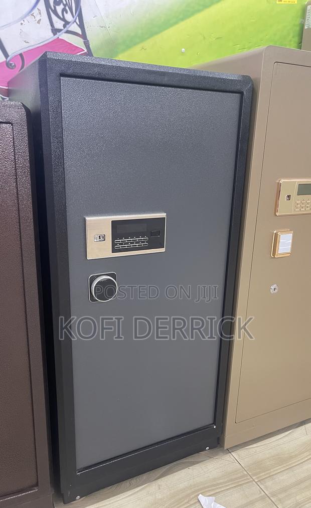 Safe - Safe Deposit Box - Fireproof Safe · Photo 2