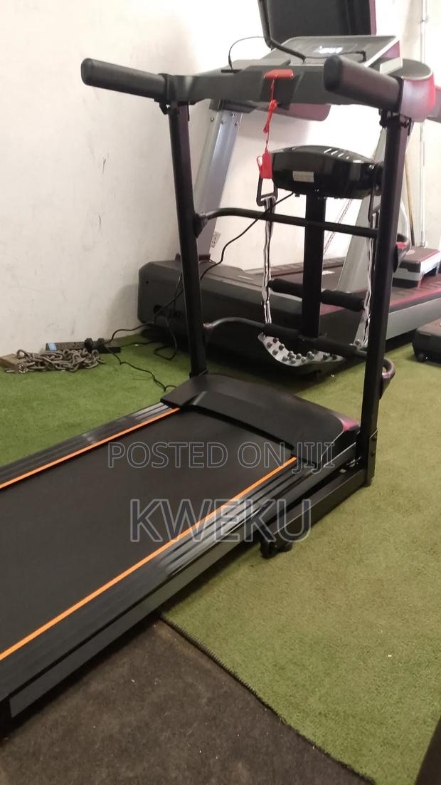 Treadmill With Massager · Photo 3