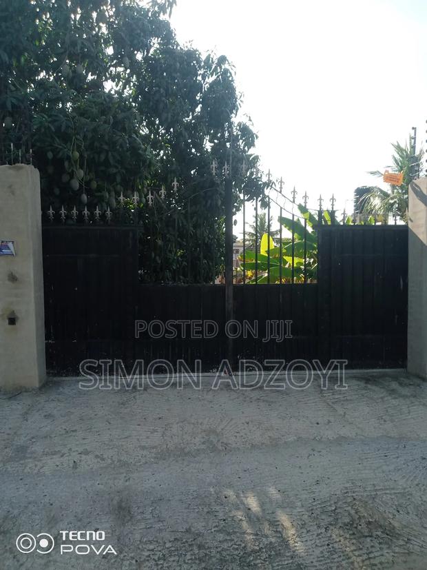8 Bedroom House for Sale in Accra · Photo 5