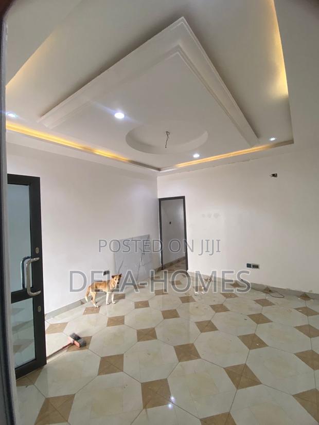 Chamber and Hall Self Contain · Photo 3
