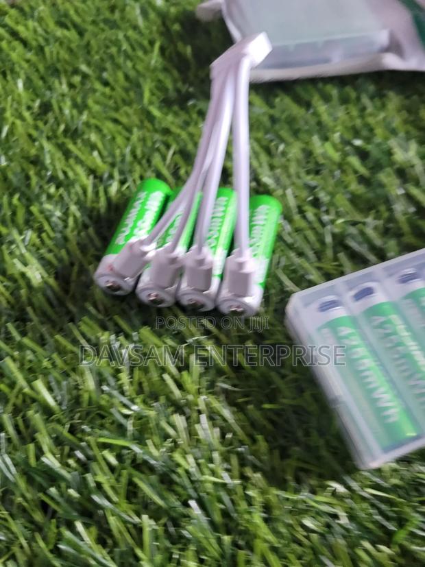 Type C Rechargeble Batteries · Photo 3