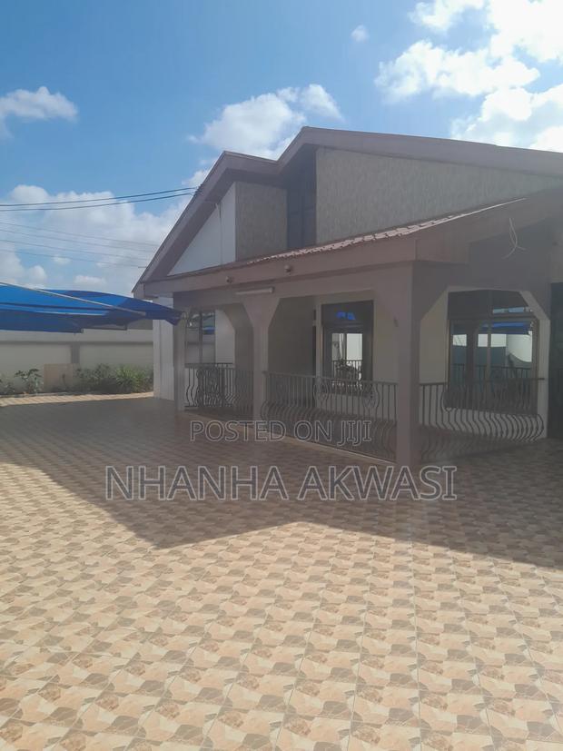 Furnished 5bdrm House in Klagon Police 🚔, Tema Metropolitan for rent · Photo 3