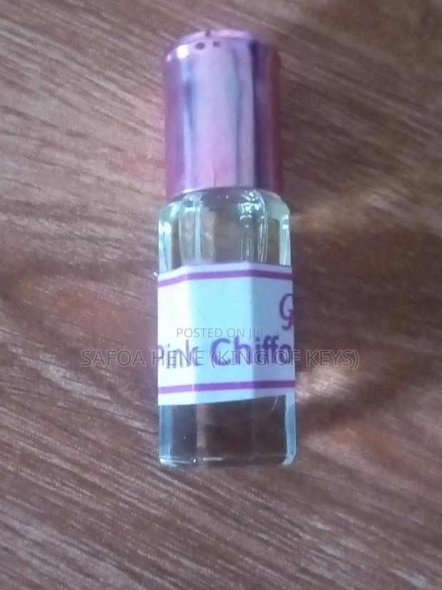 Undiluted Oil Perfumes · Photo 2