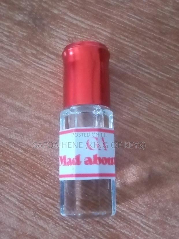 Undiluted Oil Perfumes · Photo 4