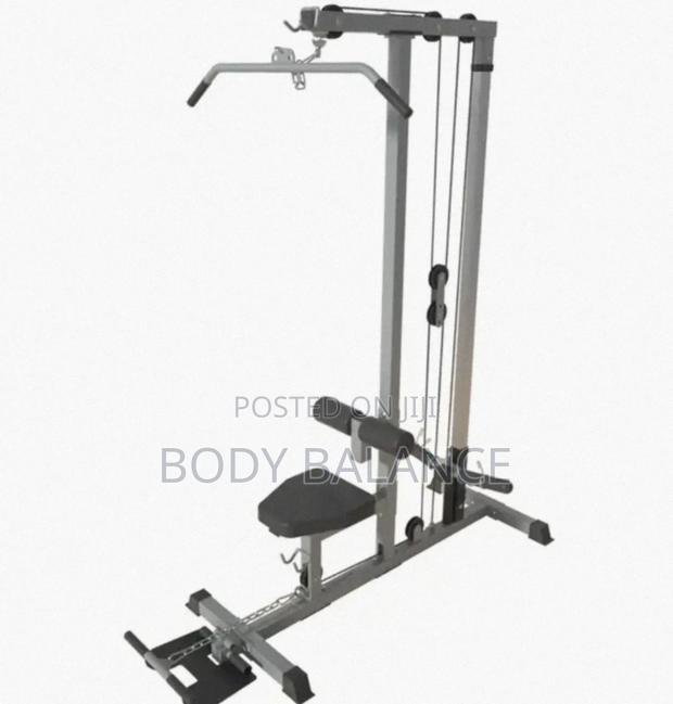 Lat Pull Up · Photo 1