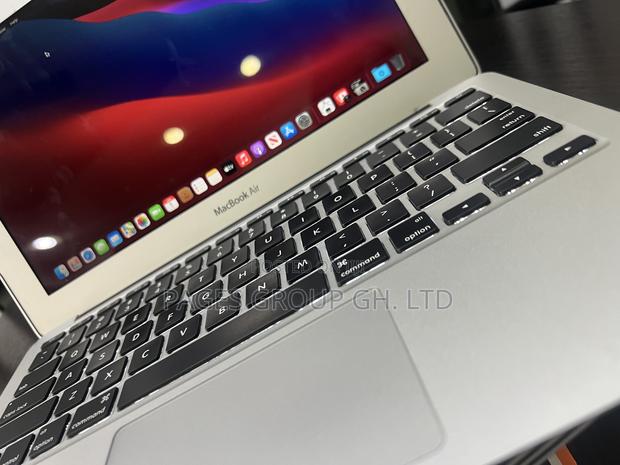 Laptop Apple MacBook Air 2013 4GB Intel Core I5 SSD 128GB · Photo 1