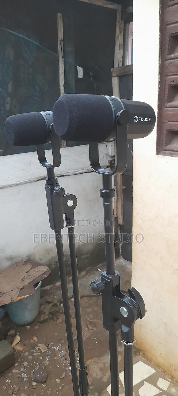 Podcast AMD Vocal Microphones for Rent · Photo 5