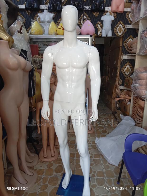 White Male Mannequin · Photo 3