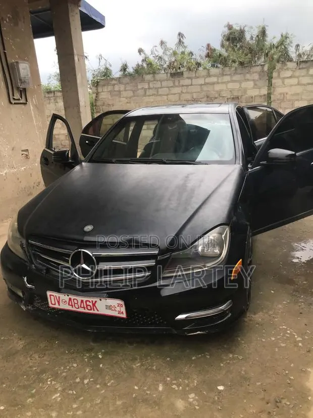 Mercedes-Benz C250 2013 Black · Photo 1