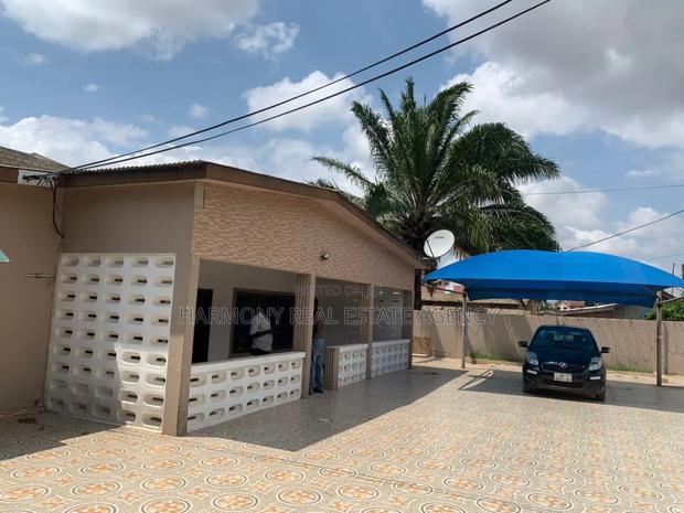 4bdrm House in Achimota for rent · Photo 5