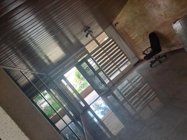 5bdrm House in Airport Residential Area for rent · Photo 3