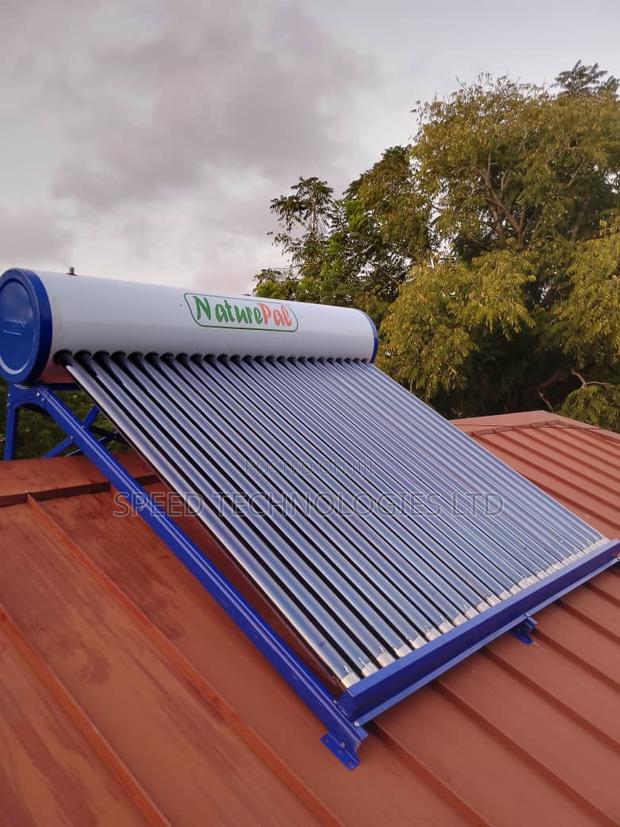 Solar Water Heater - 300 Liters · Photo 3