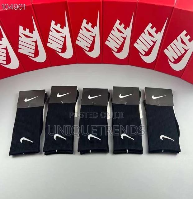 Branded Quality 5 in 1 Socks Set · Photo 3