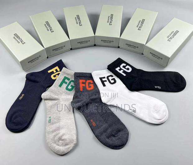 Branded Quality 5 in 1 Socks Set · Photo 5
