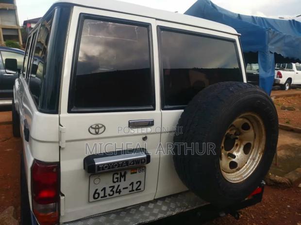 Toyota Land Cruiser 2016 White · Photo 3