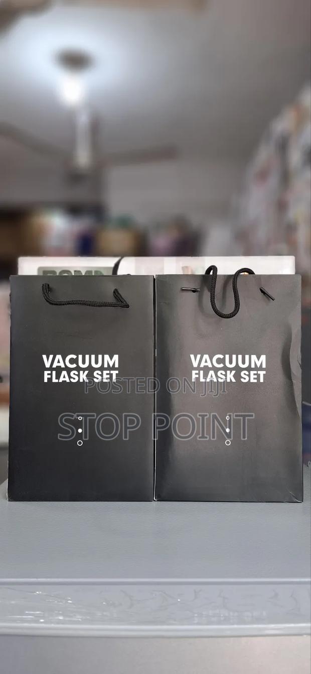 Durable Vacuum Flask Set · Photo 2