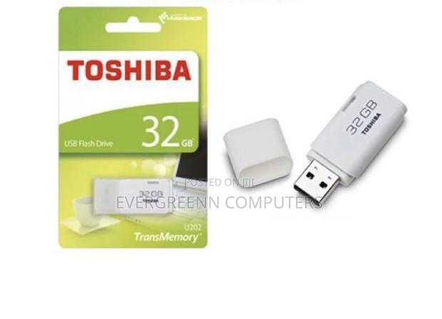32gb USB Flash Drive · Photo 2