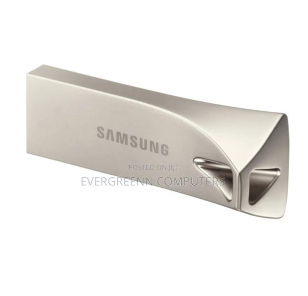 32gb Samsung USB Flash Drive · Photo 3