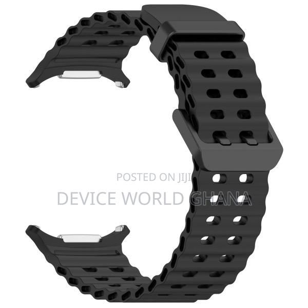 Marine Silicone Strap Available For Samsung Watch 7 Ultra · Photo 1