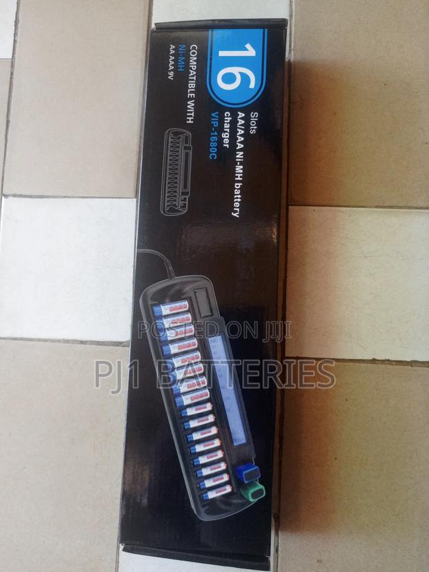 AA, AAA, 9V Battery Charger16 Slot Aa, Aaa and 9v Charger · Photo 1