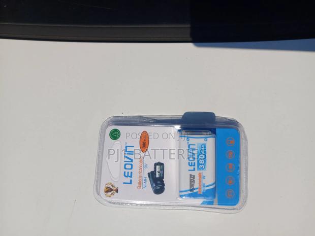 9v Leovit Recharge Battery · Photo 3