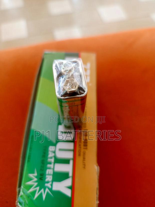 9v Heavy Duty Batteries · Photo 2