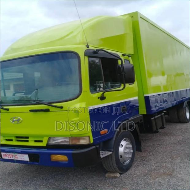 Hyundai County 2004 Green · Photo 2