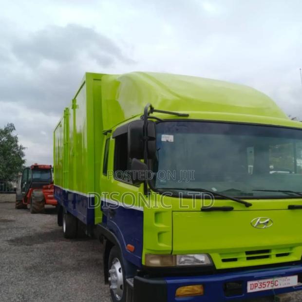 Hyundai County 2004 Green · Photo 3