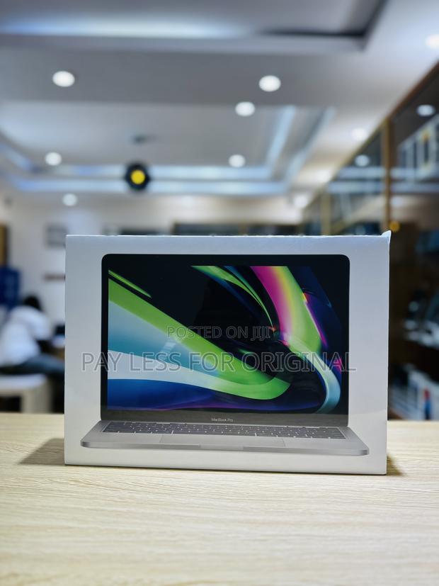 New Laptop Apple MacBook Pro 2022 M2 8GB Apple M2 SSD 256GB · Photo 1