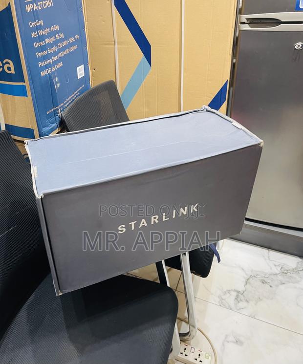 High Quality Starlink Generation 2 Standard Kit Router. · Photo 1